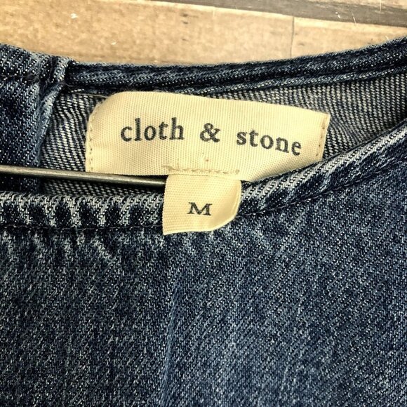 Cloth & Stone Frayed Hem Button Back Denim Top M - Picture 4 of 9
